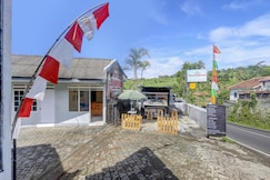 Hotel O Ramayana, Pati