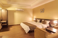 THE LOTUS HOTEL, Junagadh