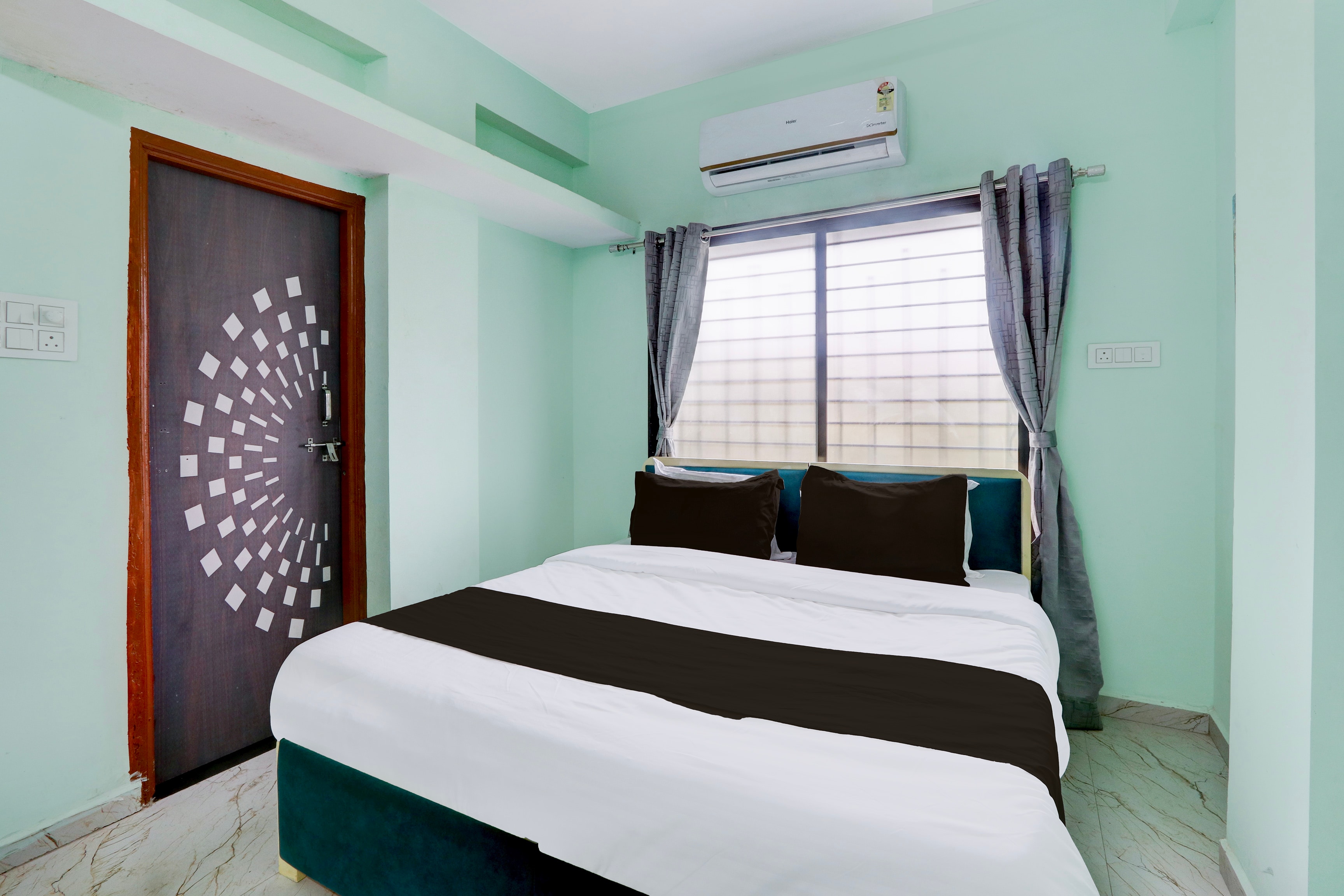 HOTEL O RUNWAY Service Apartment - Tap to explore photos