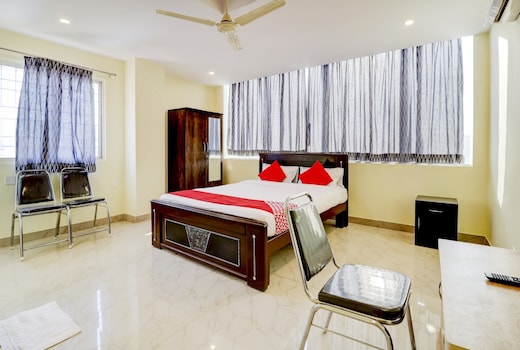 Hotel O M S R