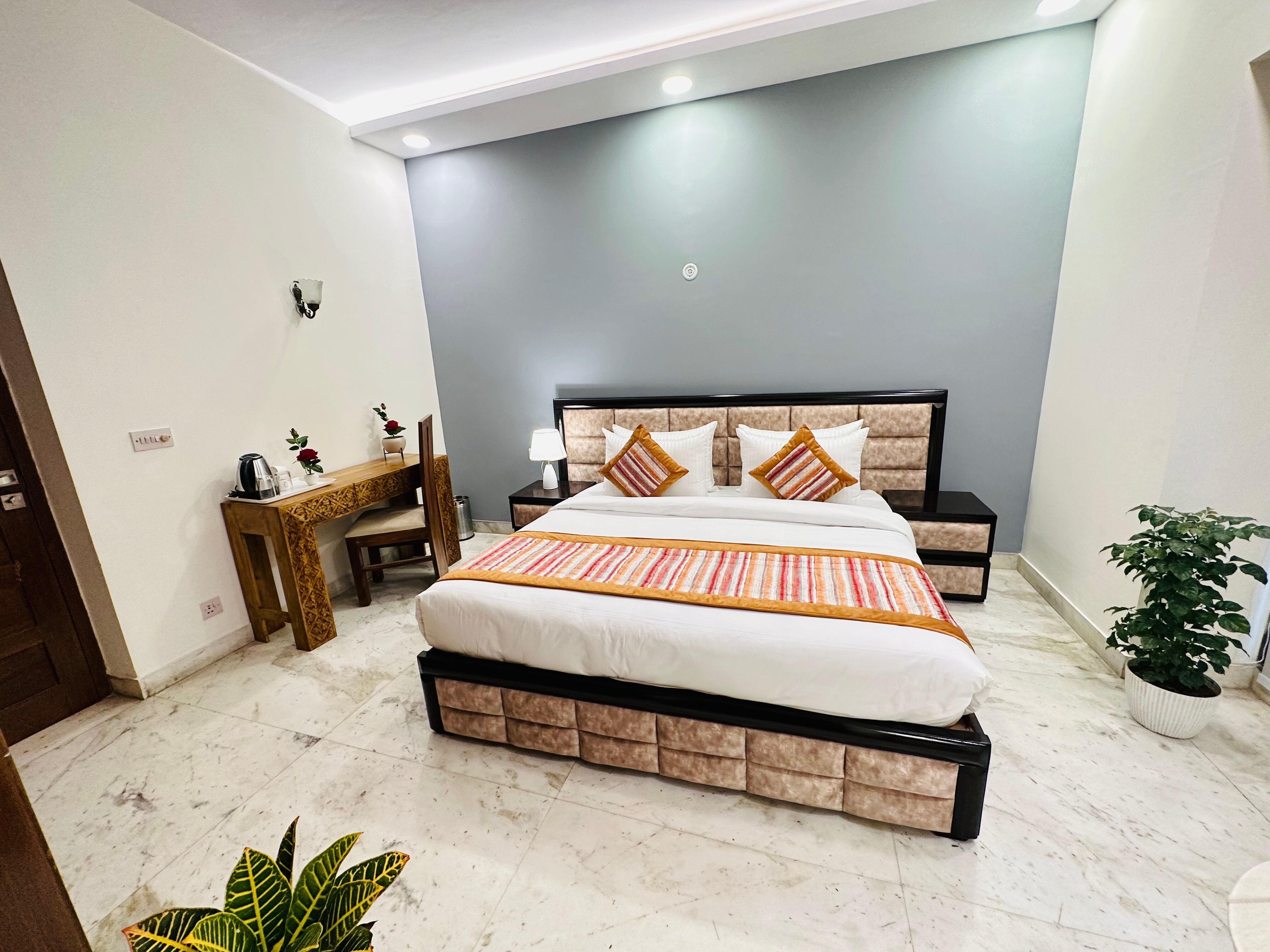 Grove Residency HauzKhas - Tap to explore photos
