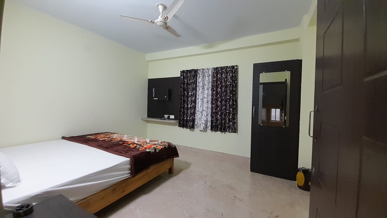 Hotel Padmahari - Tap to explore photos
