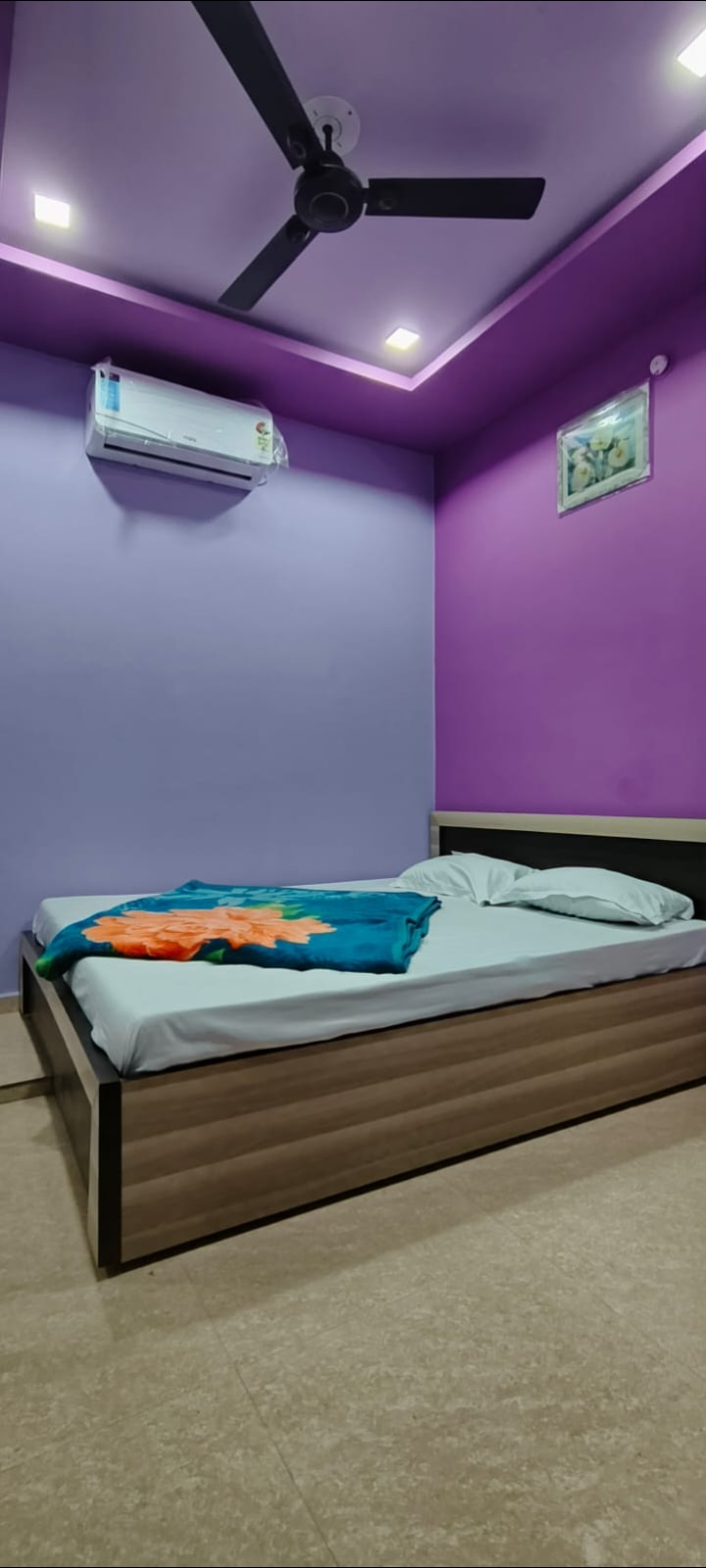 Kesar Guest House - Tap to explore photos