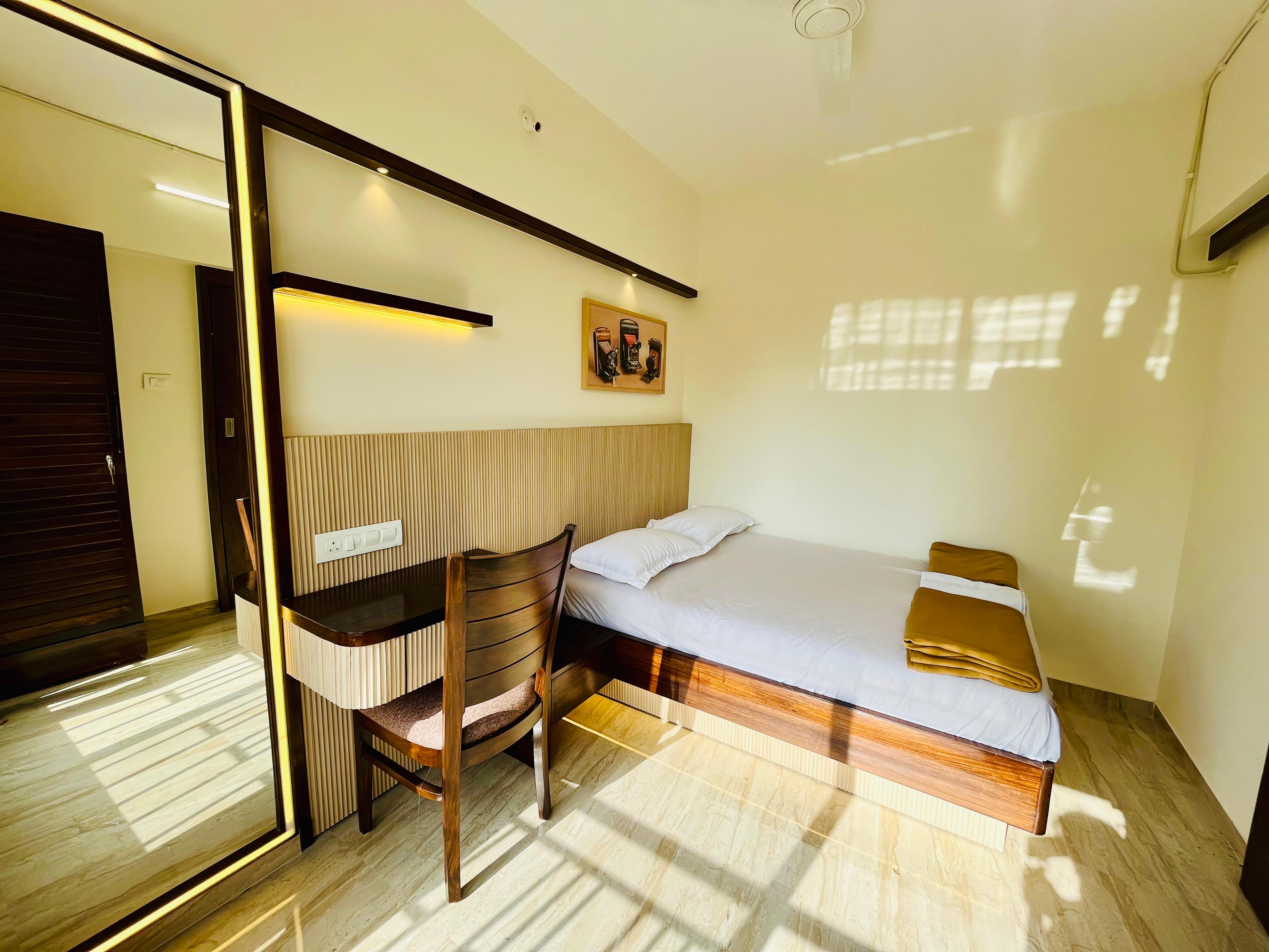 1BHK with Queen Bed 1