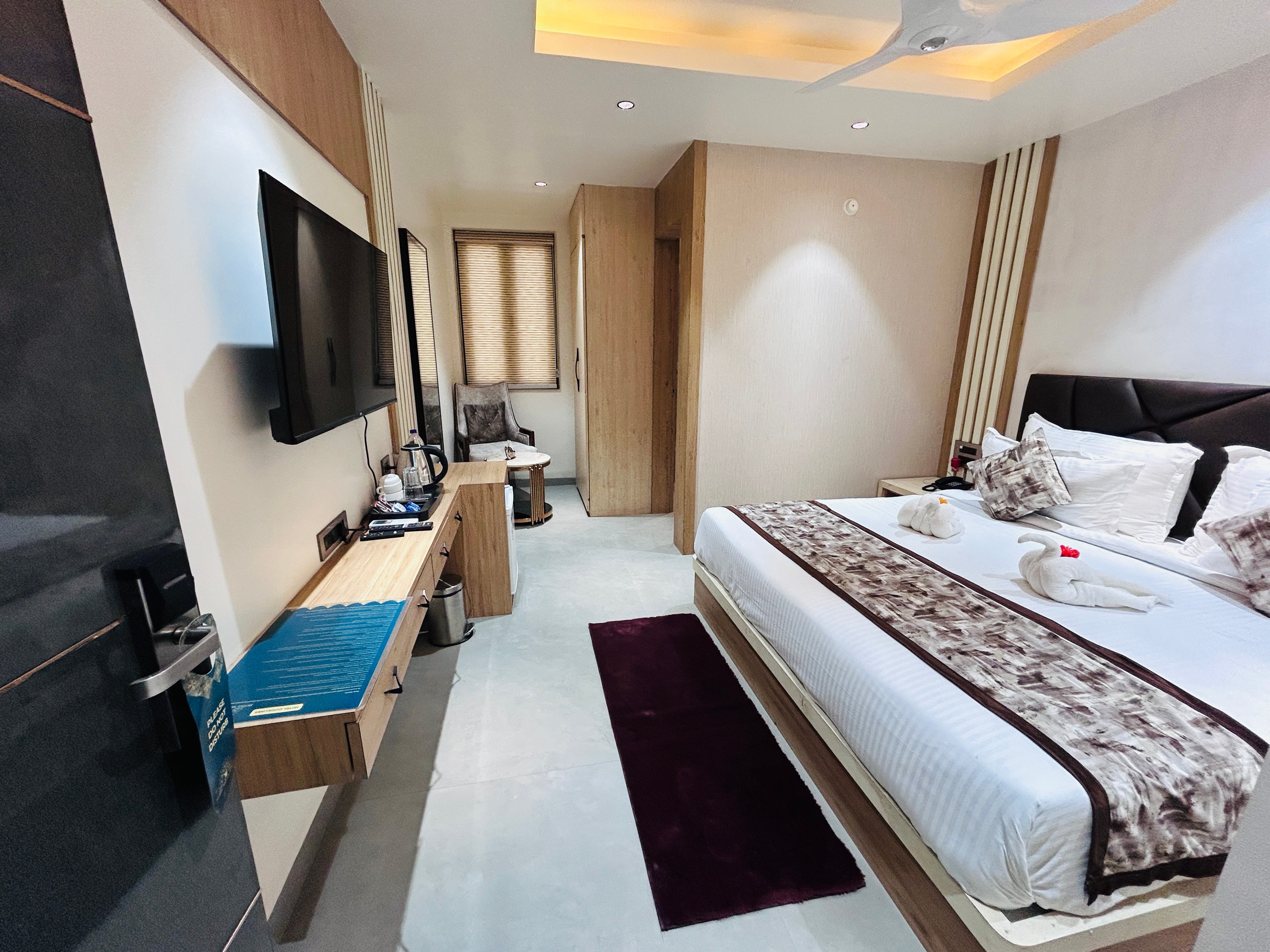 HOTEL MEENA AURUM INN DARBHANGA - Tap to explore photos