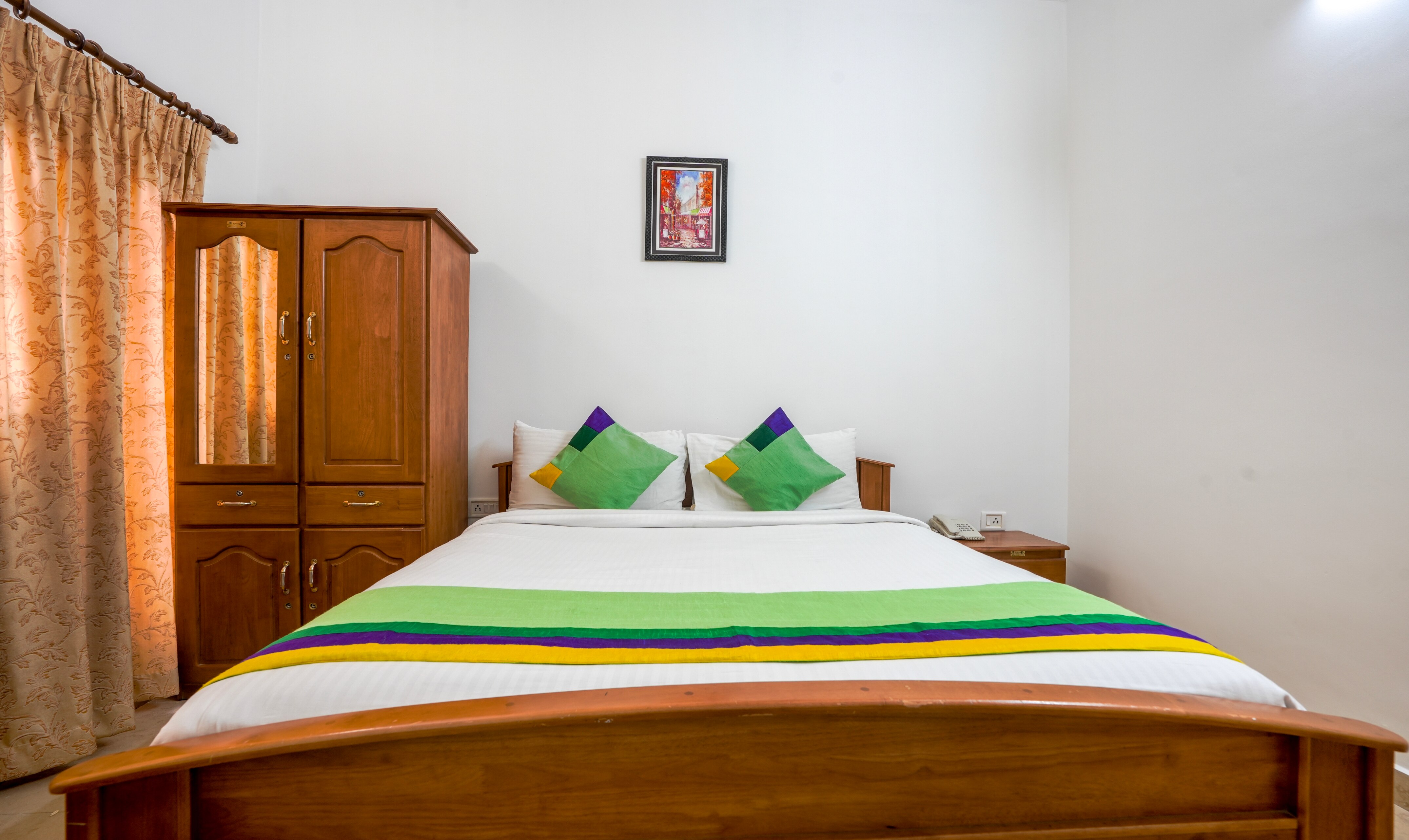Itsy Hotels Classiyo Munnar Crown Resorts With Balcony - Tap to explore photos