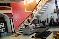 Meena Bhawan, Lucknow