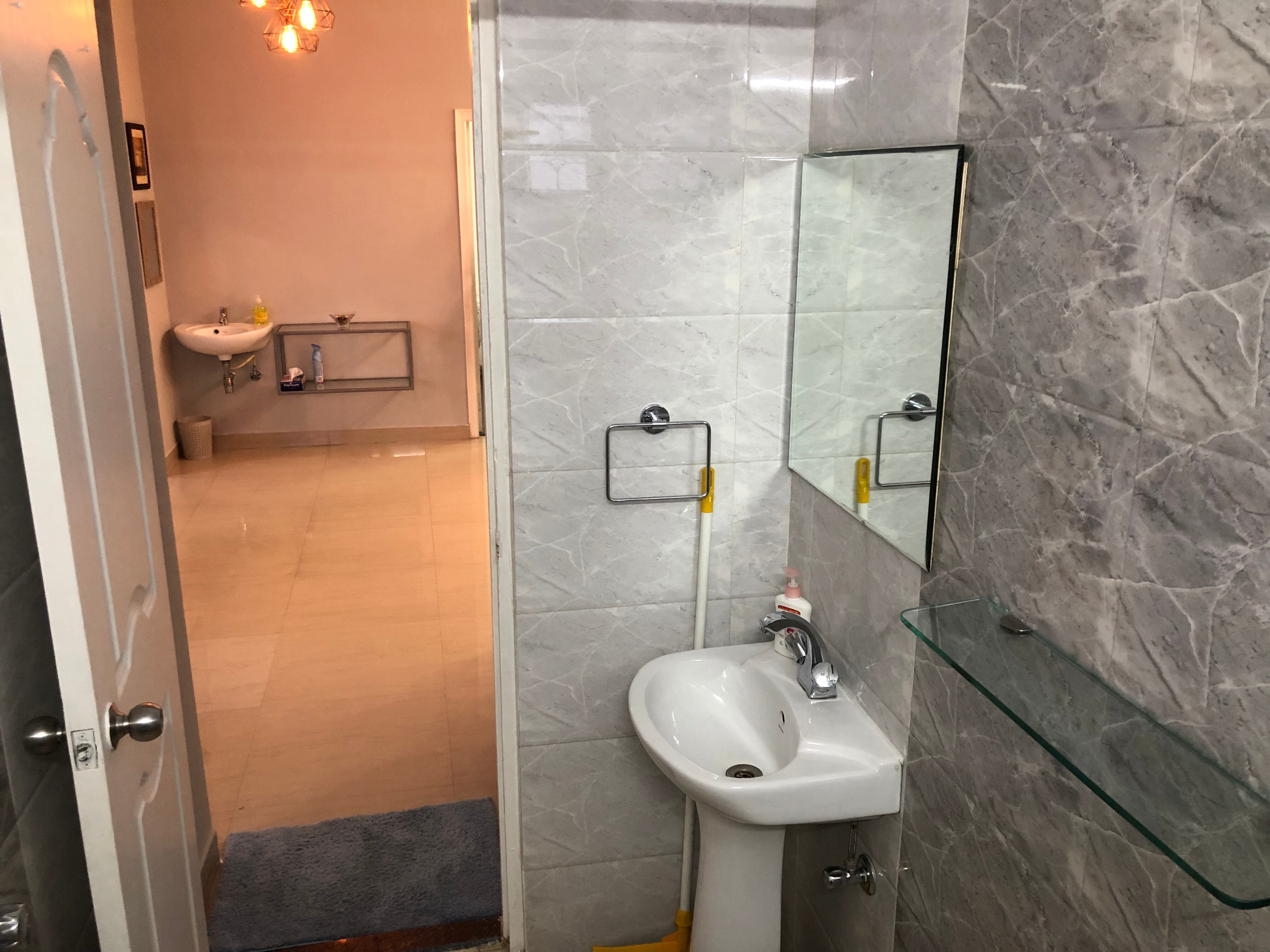 Front Bank Holiday 2BHK Apartment - Tap to explore photos