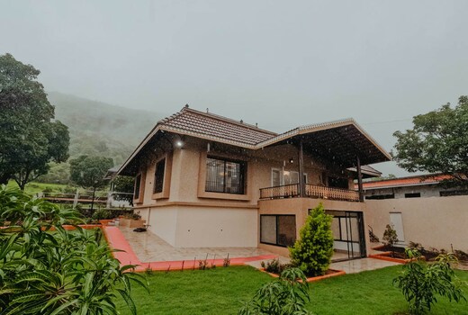 Breeze On the Hills 4BHK