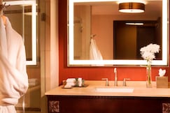 Hilton Santa Fe Historic Plaza, Debaca