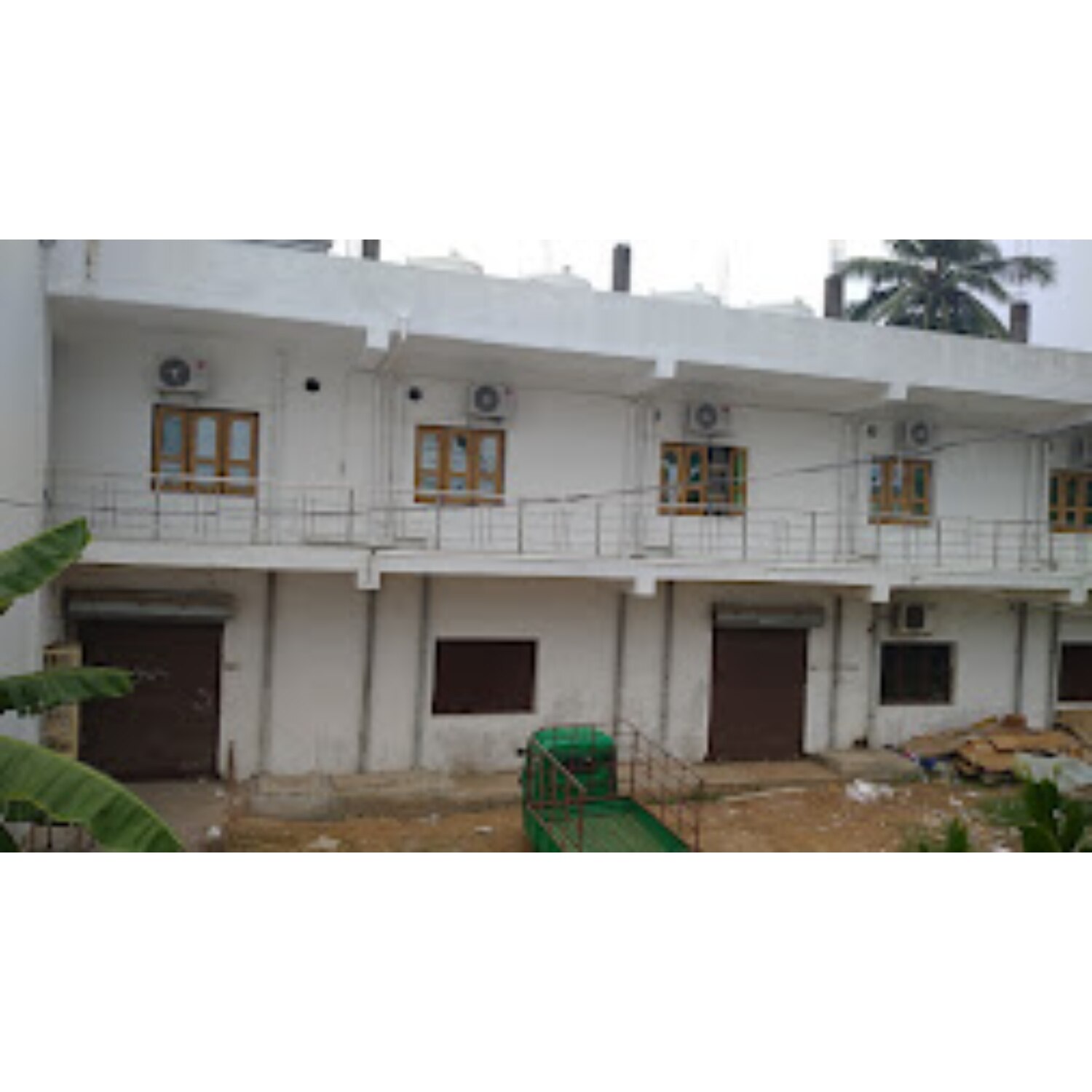 Maa Gouri Guest House - Tap to explore photos