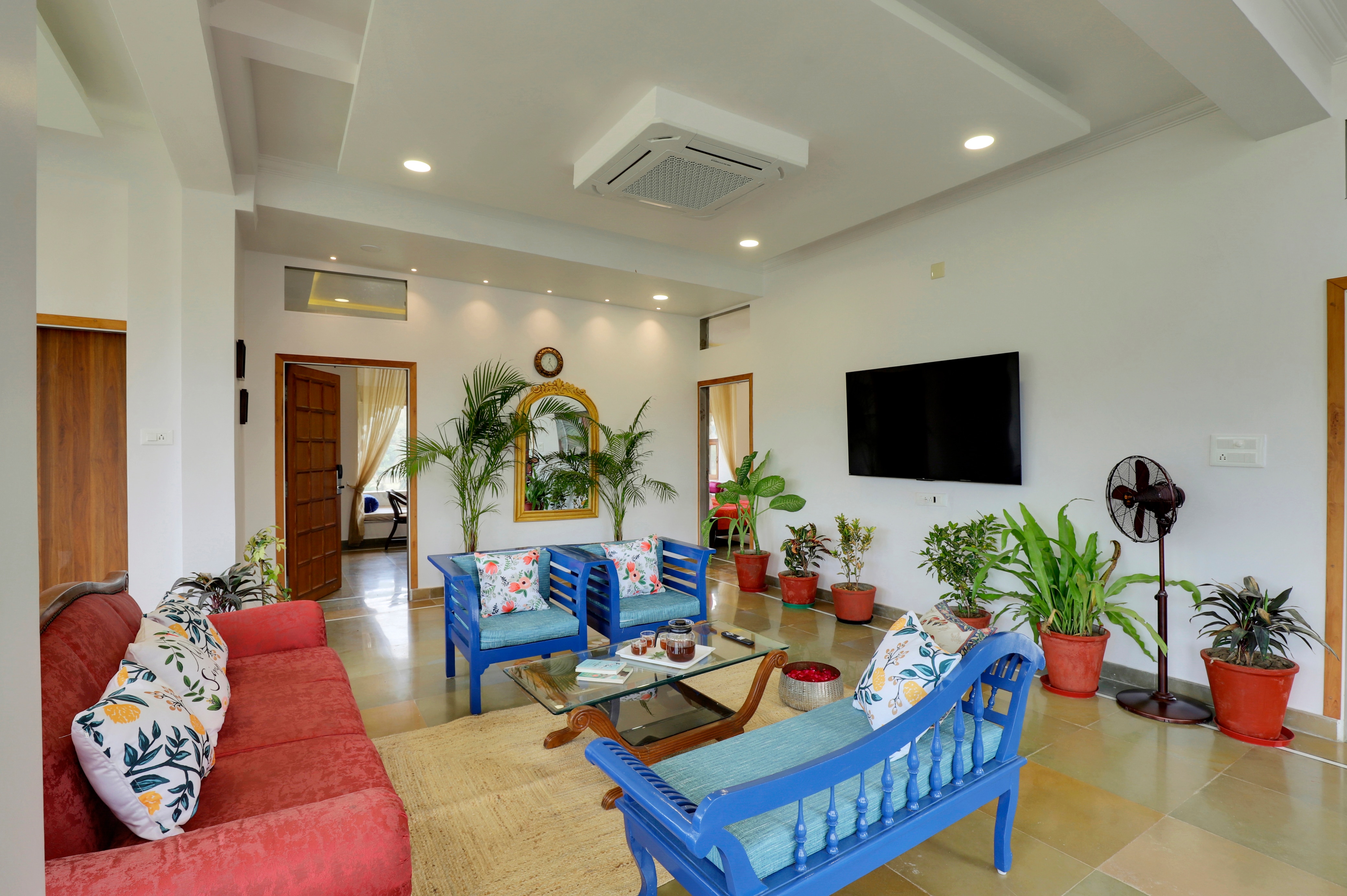  Ara Valley Luxury 4BHK with Pvt Pool By Elilux - Tap to explore photos