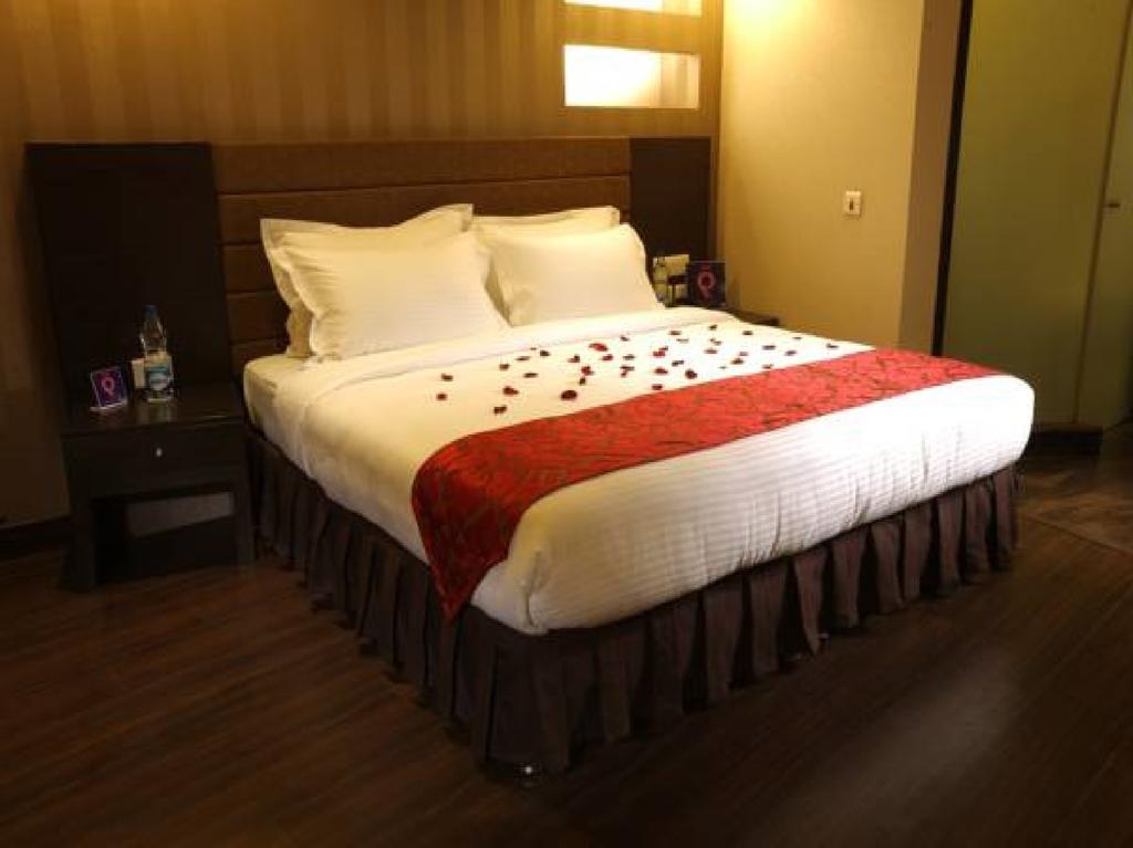 Five Elements Hotels North Avenue - Tap to explore photos