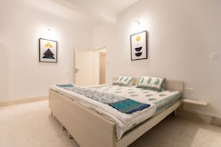 King 1 BHK Studio on Lansdowne, Howrah