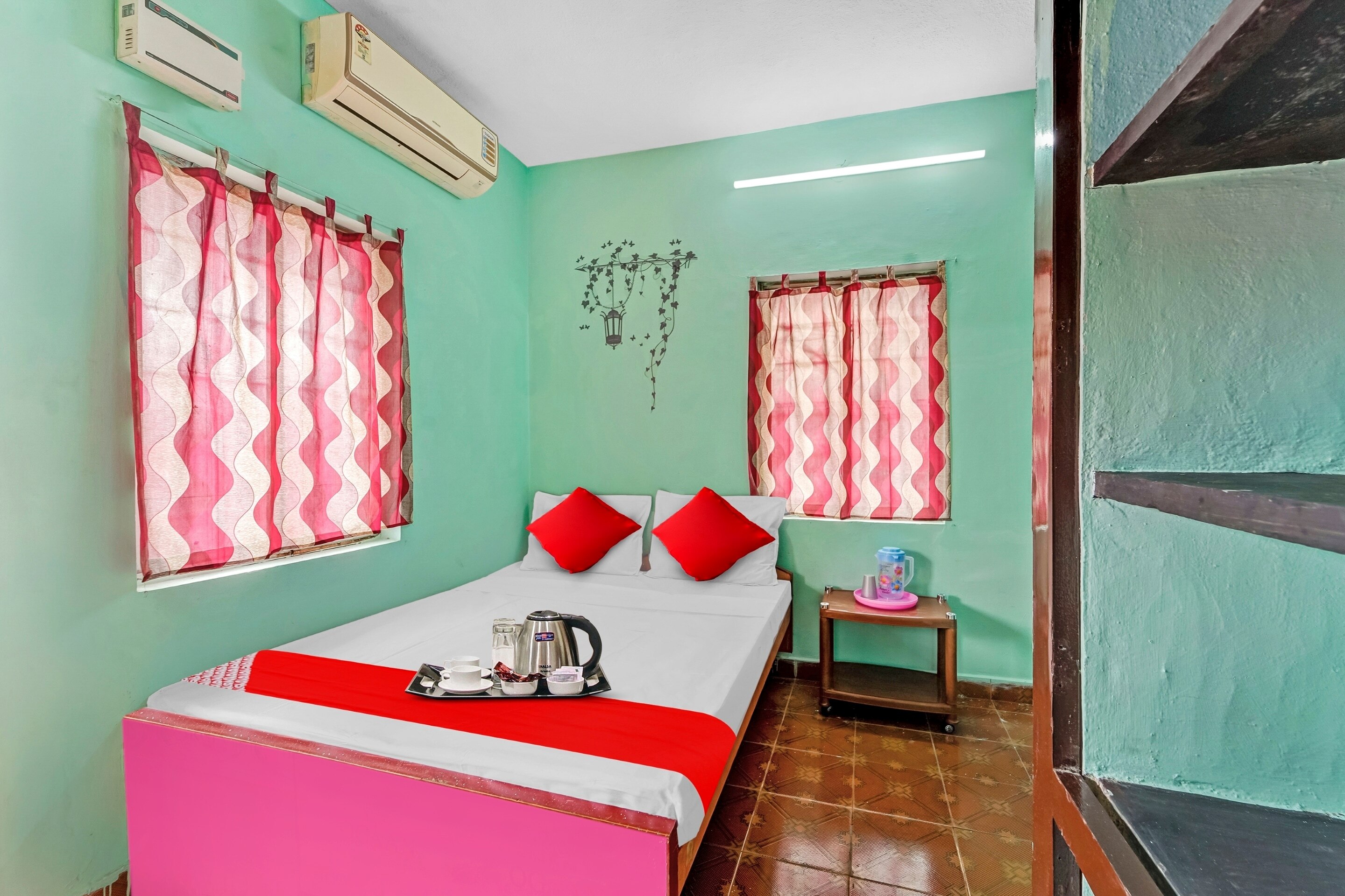 Hotel O Arunachala Guest House Near PVR SPI Palazzo Chennai - Tap to explore photos
