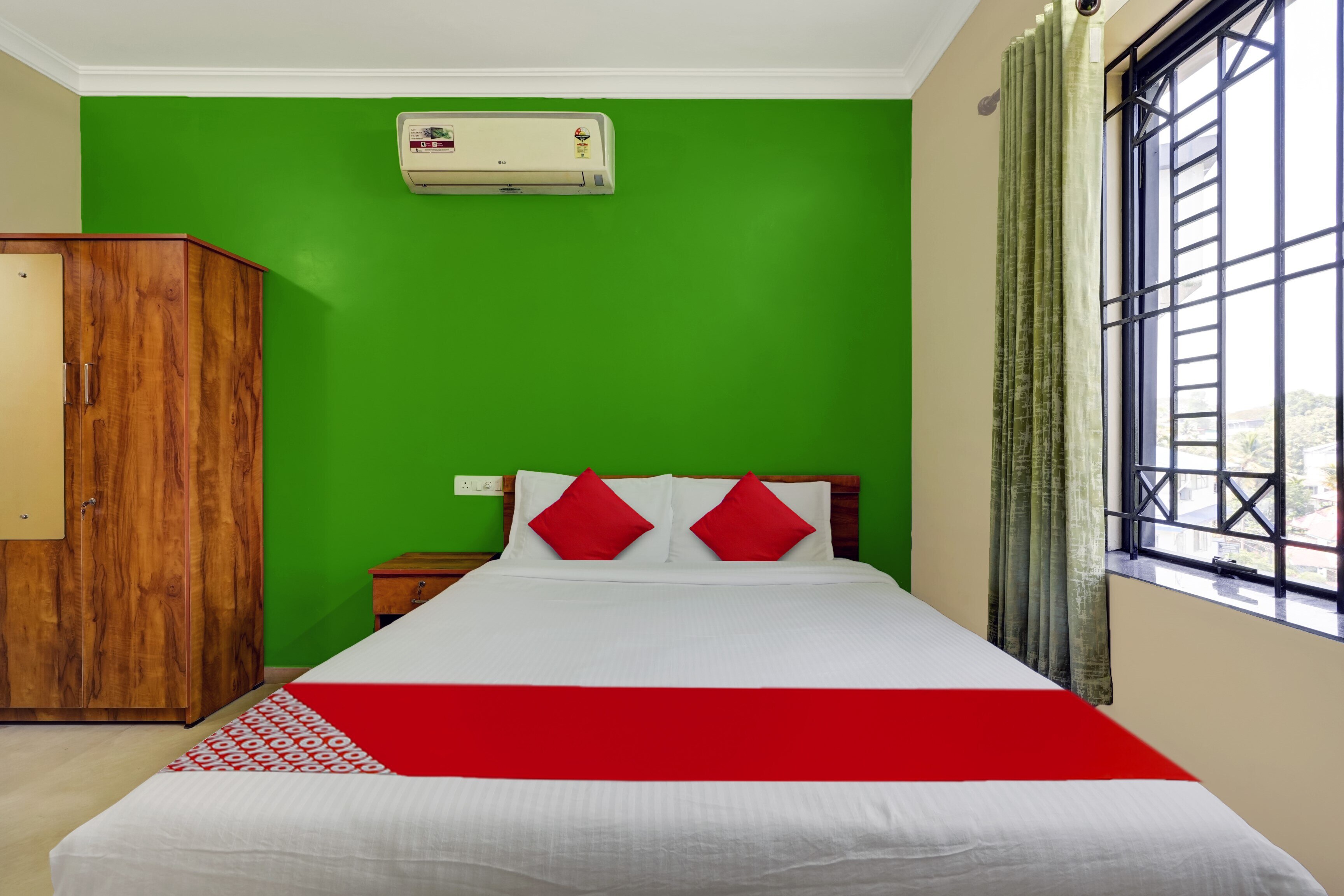 Hotel O Kakkanad Heights Inn - Tap to explore photos