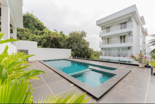 Lavish Apartments with Pool by Lavender Stays