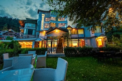 Woodrock Luxury Boutique Hotel  Near The Mall Road, Manali