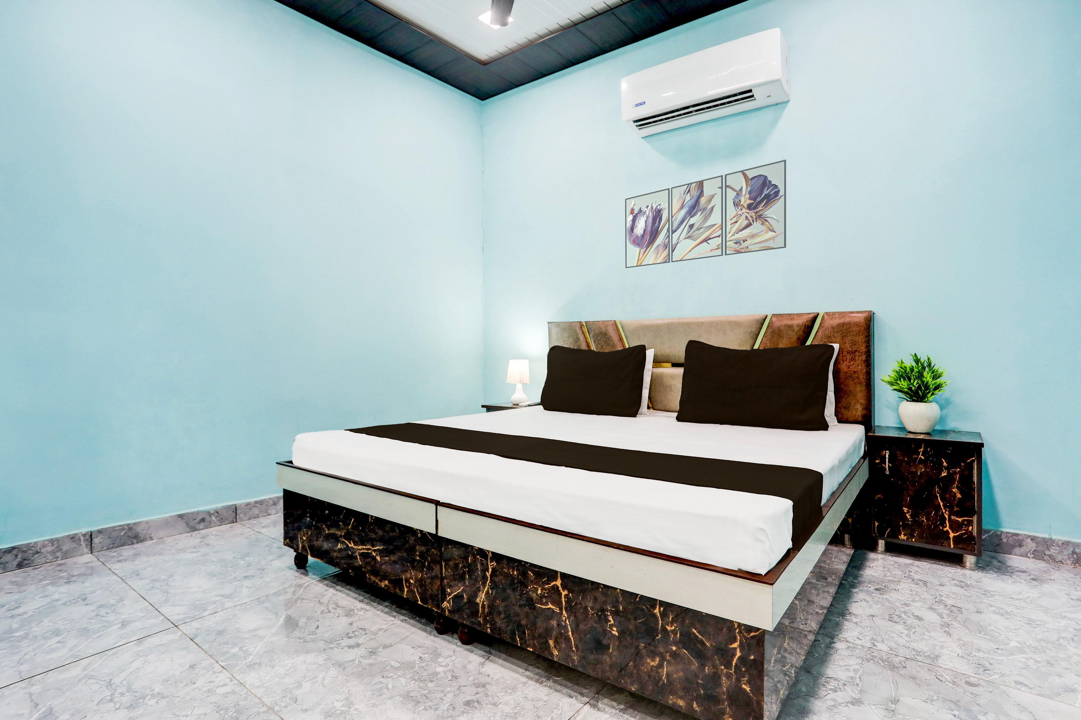 Hotel O Shiv Sai Guest House - Tap to explore photos
