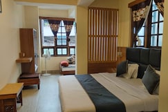 Deluxe room, Phadamchen