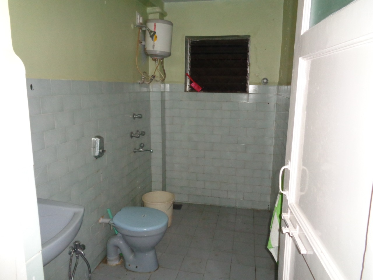 Tour de India CJM Studio with Pool and WiFi - Tap to explore photos