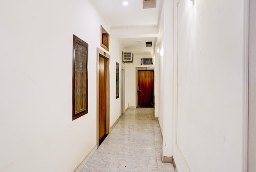 SPOT ON Radhe Krishna Palace