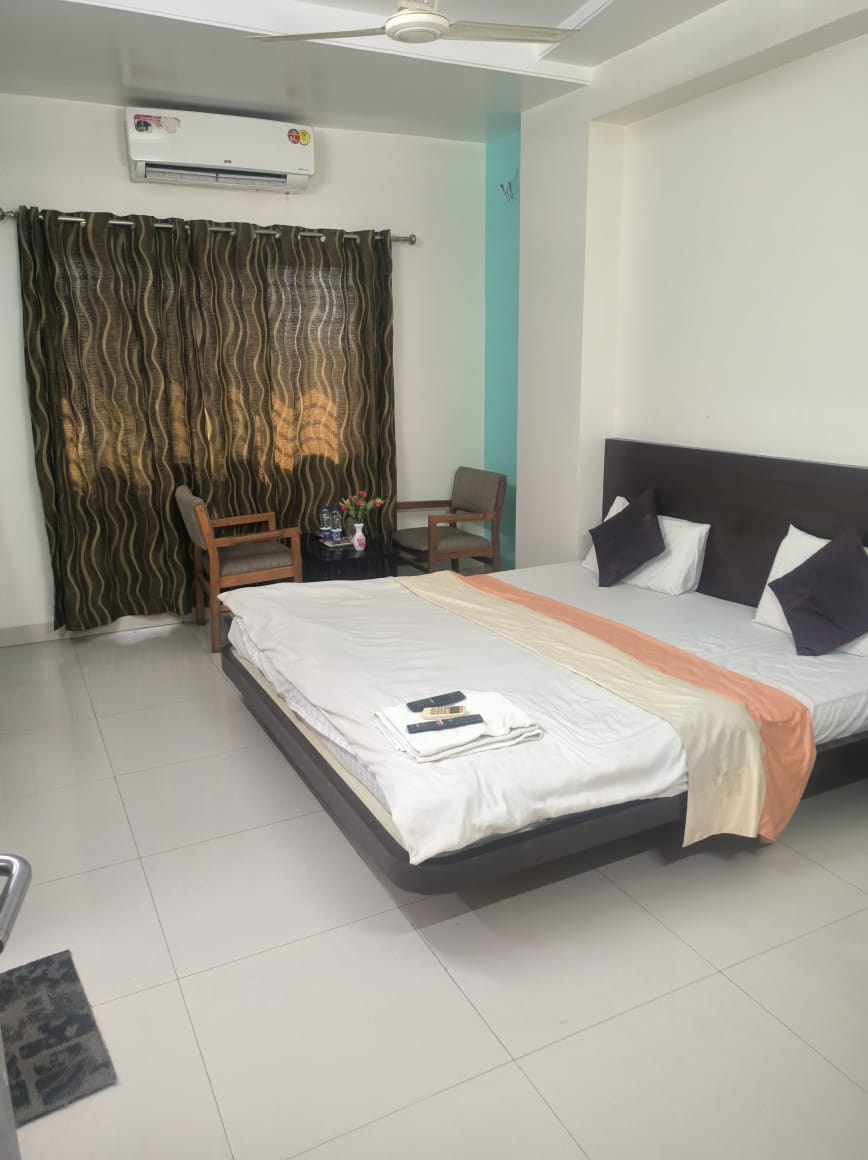 Hotel Parth Executive 3