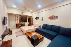 Trivana Haven Stays-Spacious Studio in Bandra West, Mumbai
