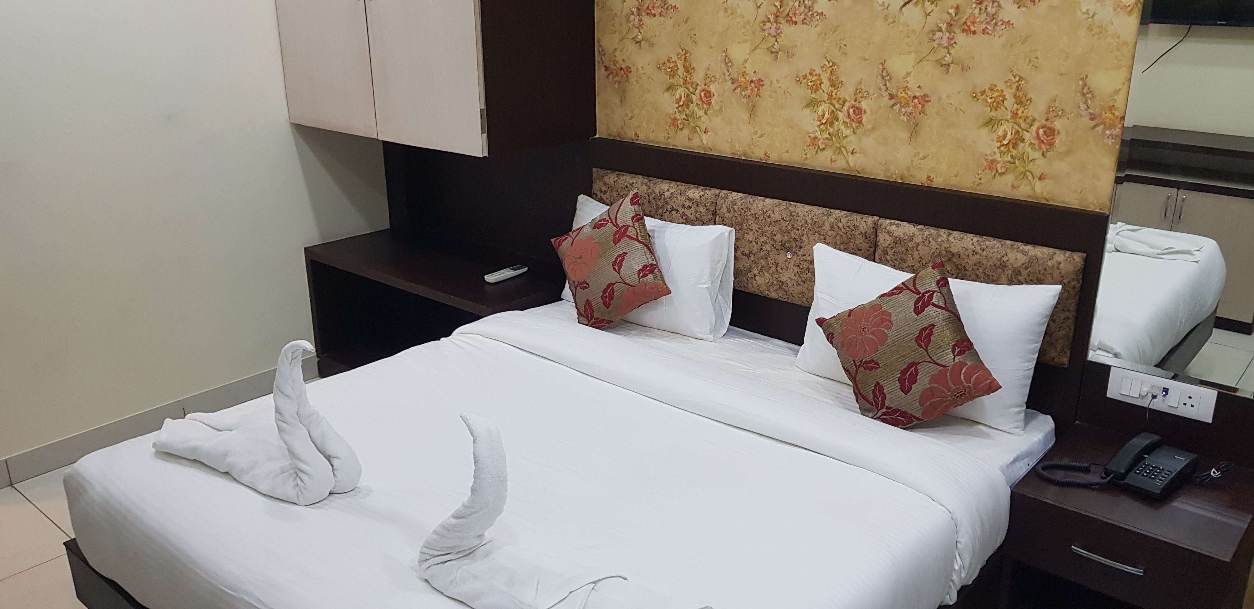 Hotel Teeja's Aiims Road Jodhpur - Tap to explore photos