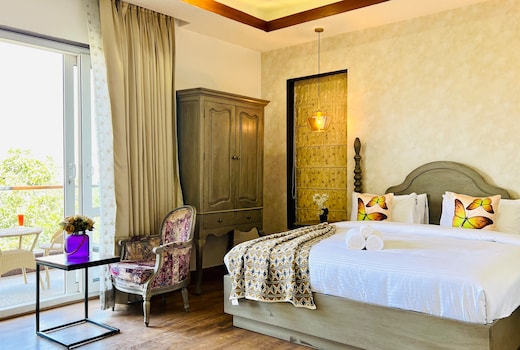 BluO Luxury Stay - Medicity - Balcony, Tub, Gym TT