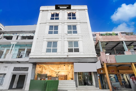 Super Townhouse Kali Ghat Prayagraj Formerly Ramesh Palace