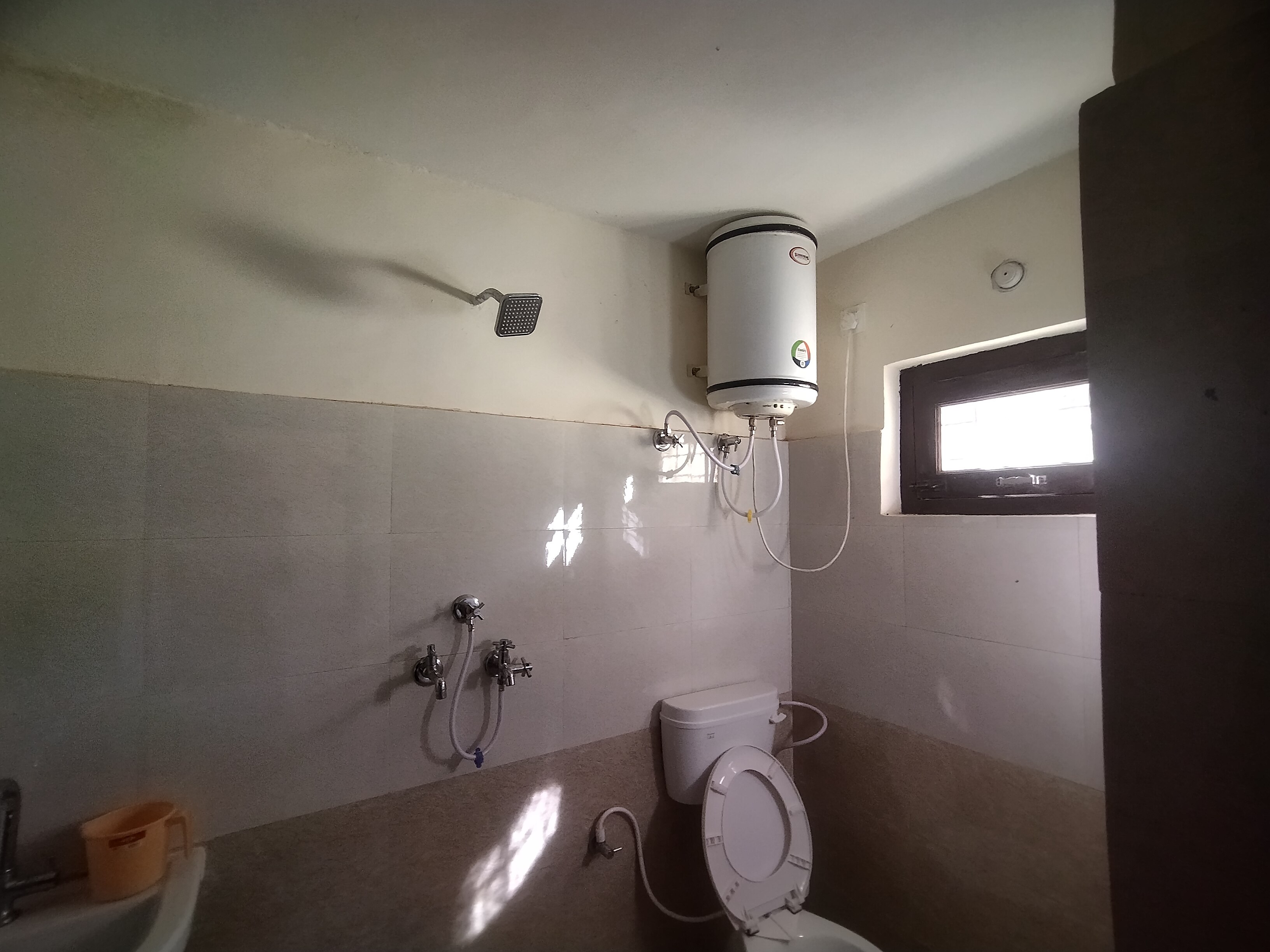 Apple House Homestay - Tap to explore photos