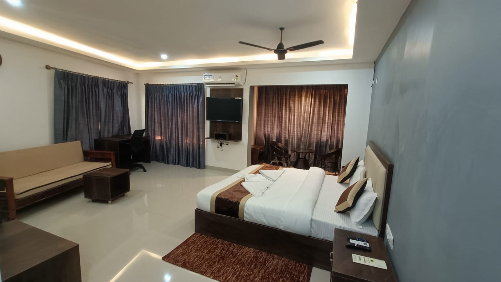 The Hotel Classic Verna - Tap to explore photos