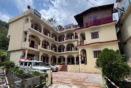 Gujrat Bhawan