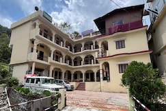 Gujrat Bhawan, Guptkashi