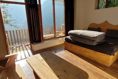 The Samora Retreats, Bir Billing