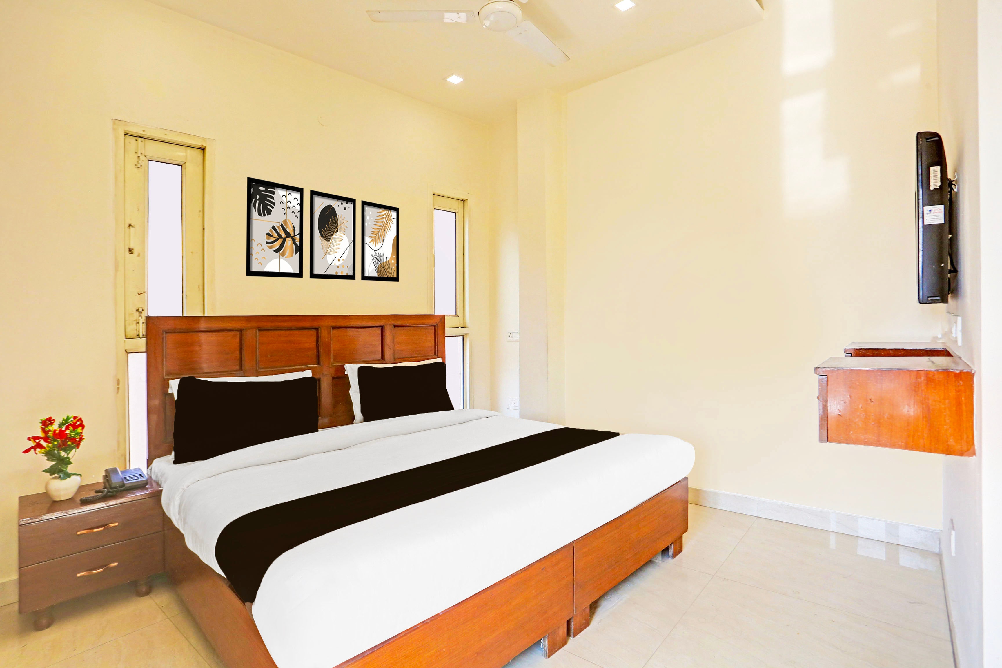 Super Hotel O Sector 45 formerly Manyavar - Tap to explore photos