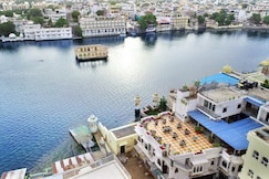 Hotel Devraj Niwas on Lake Pichola Udaipur, Udaipur