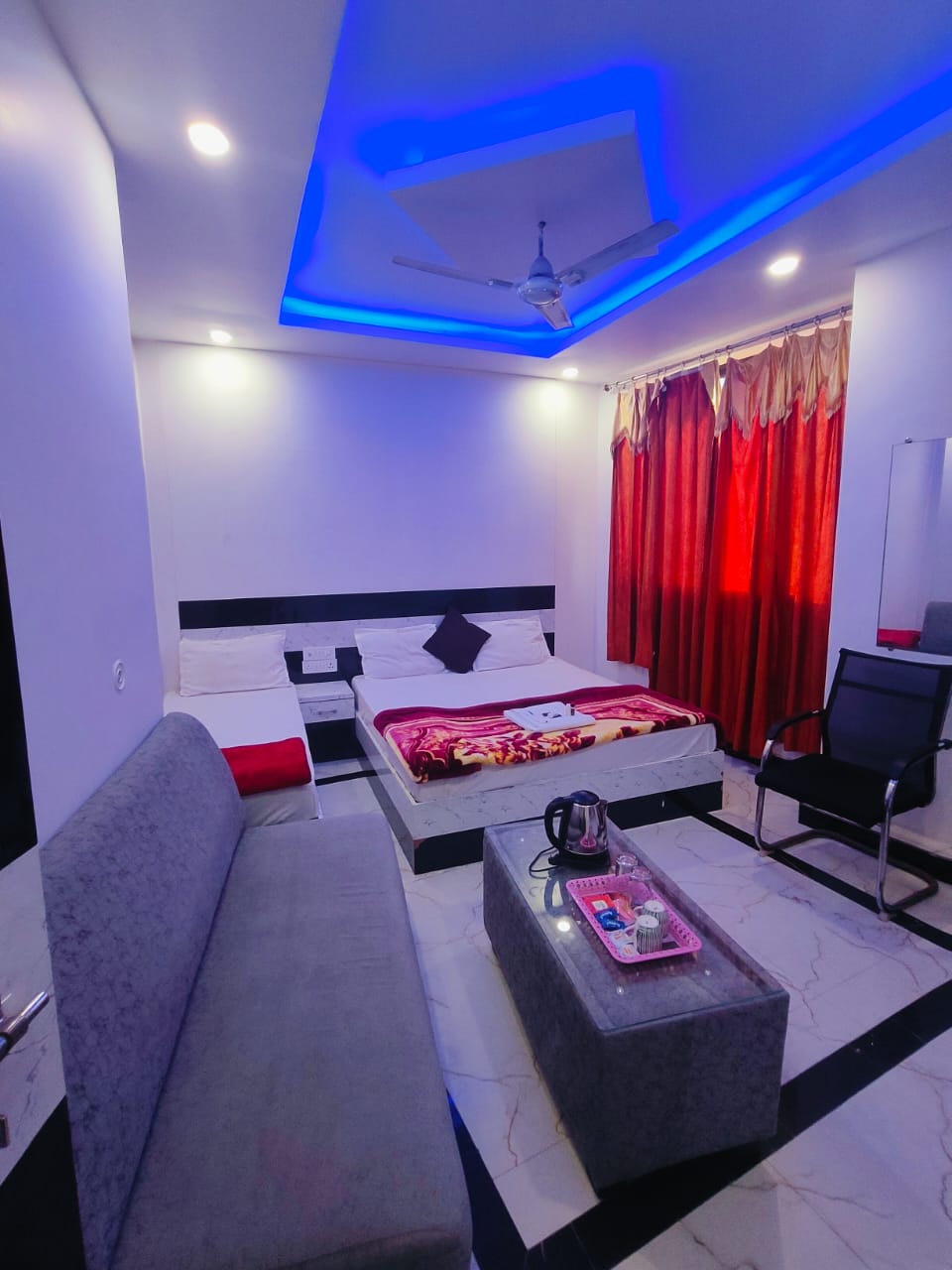 Hotel Hanuman Ji - Tap to explore photos