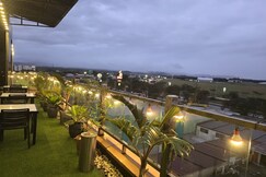 Sunday Sky Hotel in Korean Town Angeles, Near Clark International Airport, Mabalacat