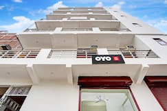 HOtel O The Clarks Inn, Noida