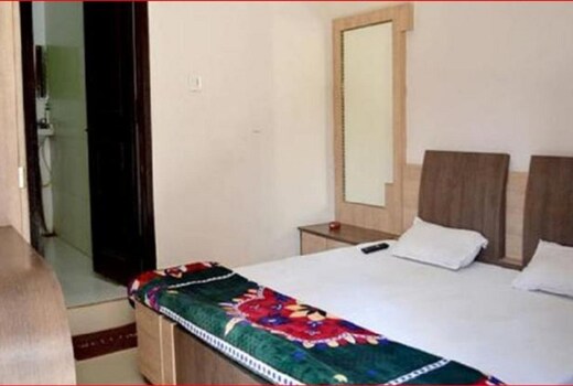 Hotel Varun Inn Shivpuri Inr 218 Off 1 4 9 9 Hotel Price Address Reviews