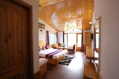 Hotel Surabhi, Manali