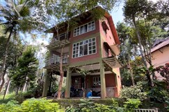 Golden Lake Villa, Panthalur