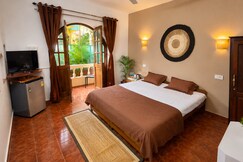 Cashew Feni Private Room with Beach Access, Goa