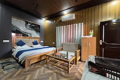 Magic Restaurant Hotel, Naukuchiatal