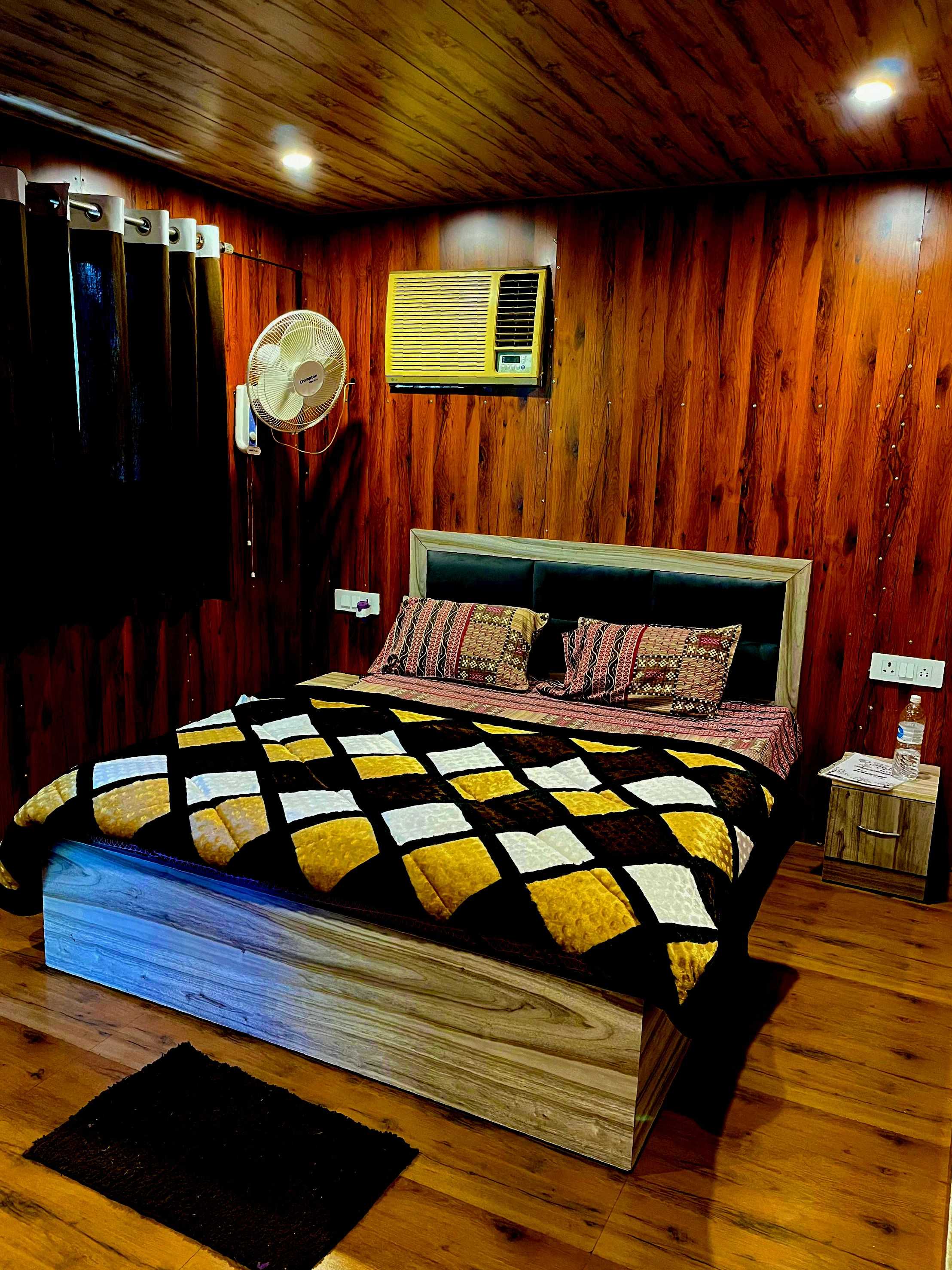 Super Hotel O Royal Tree Cafe And Resort - Tap to explore photos