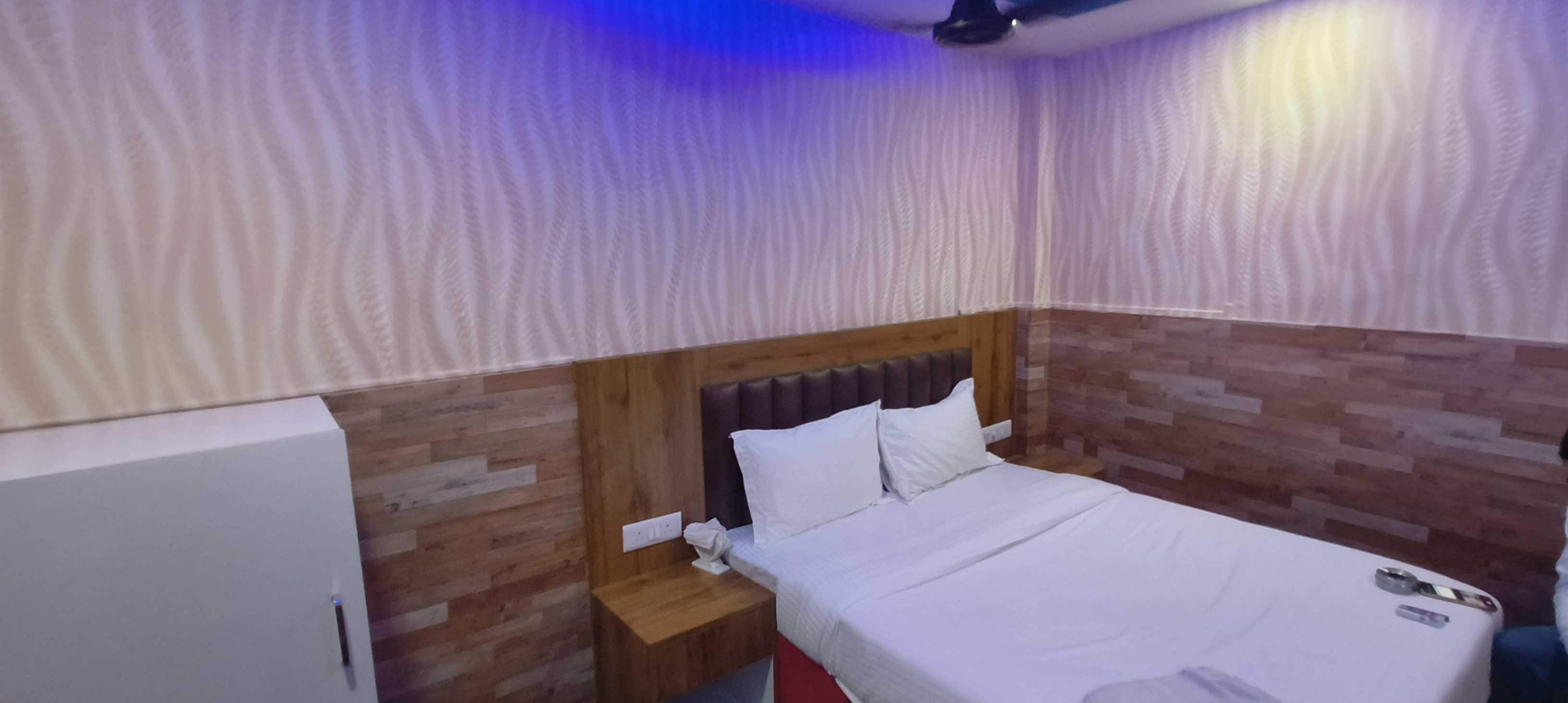 Hotel O Yash Lodging - Tap to explore photos
