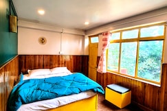 Hidden Monkey Backpackers || Batasia Loop || View Point, Gangtok