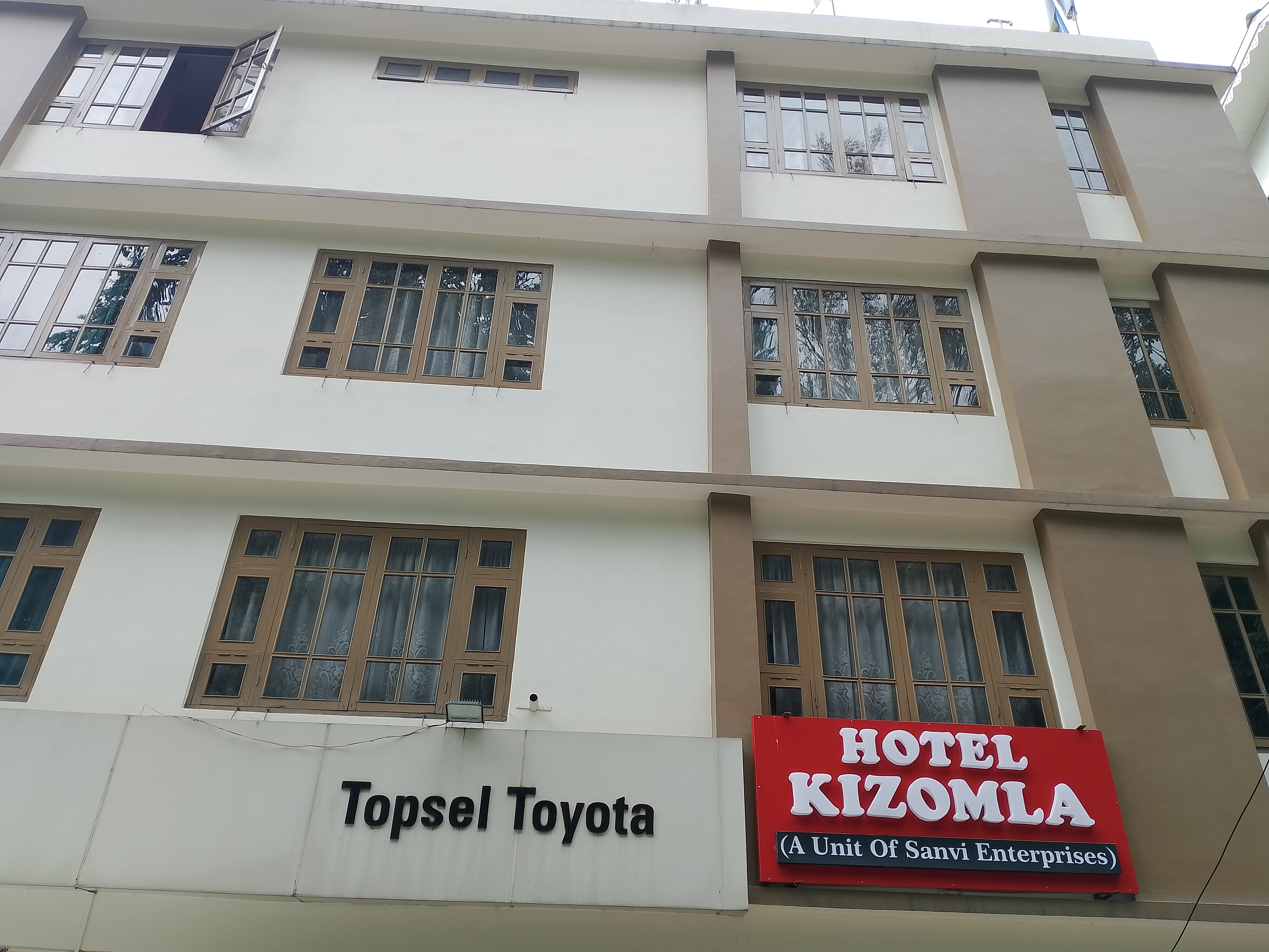 The Hotel Kizomla - Tap to explore photos